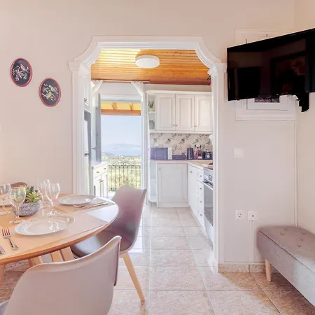 Mount Galision Skyview דירה